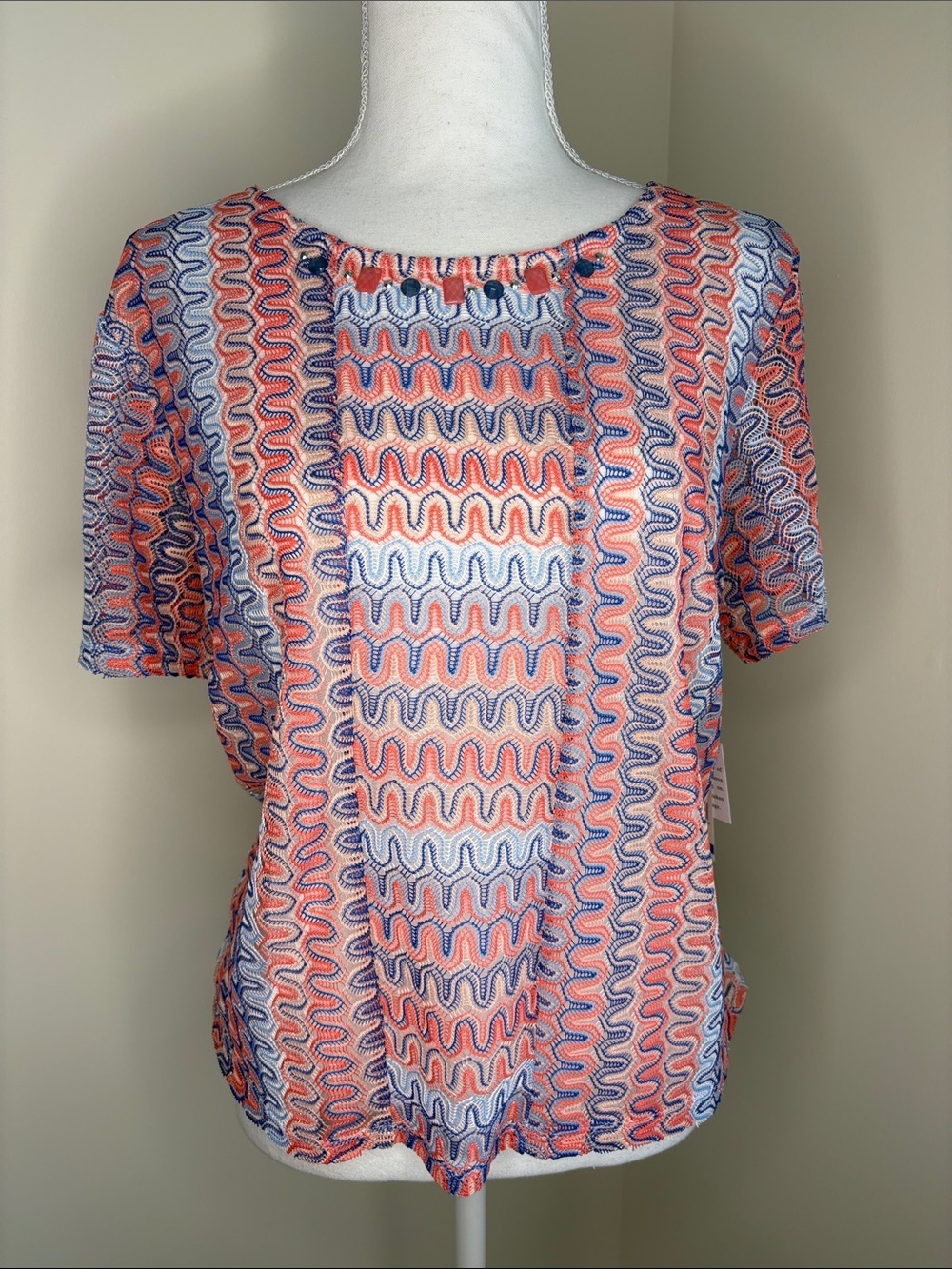 Alfred Dunner Neptune Beach Coral Wave-Pattern Ruched Short Sleeve Top. PXL
